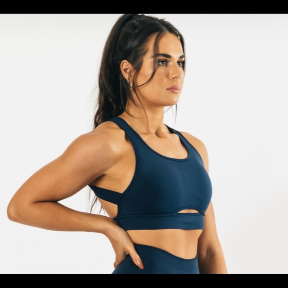 Alphalete trinity bra
